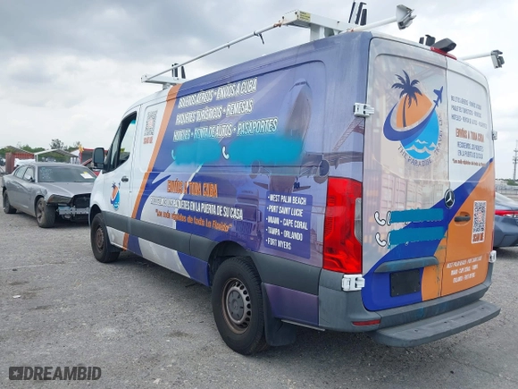 2019 Mercedes-Benz Sprinter Cargo Van with VIN WD4PF0CD8KT001089, listed as a IAAI auction lot 41795578 with 132,071 mi miles. Bid and sale history available at carsss.com. Image 3.
