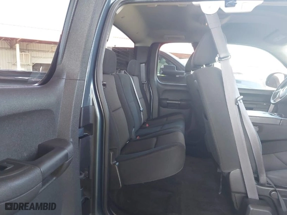 2011 Chevrolet Silverado 1500 LT with VIN 1GCRCSE06BZ150373, listed as a IAAI auction lot 41760988 with 118,941 mi miles. Bid and sale history available at carsss.com. Image 8.