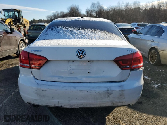 2014 Volkswagen Passat Wolfsburg Edition z VIN 1VWAT7A31EC022556, wystawiony jako Copart lot #85872424 z przebiegiem 138 363 mil mil oraz Czysty tytuł • Clean title. Historia ofert i sprzedaży dostępna na DreamBid. Obrazek 6.