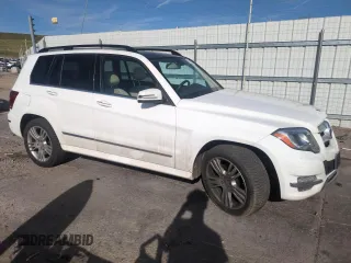 2013 Mercedes-Benz GLK 350 z VIN WDCGG8JB9DG141150, wystawiony jako Copart lot #53545815 z przebiegiem 96 628 mil mil oraz Szkoda całkowita • Salvage title. Historia ofert i sprzedaży dostępna na DreamBid. Obrazek 4.