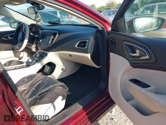 2015 Chrysler 200 Limited z VIN 1C3CCCAB0FN535755, wystawiony jako IAAI lot #42240219 z przebiegiem 319 693 mil mil oraz . Historia ofert i sprzedaży dostępna na DreamBid. Obrazek 5.