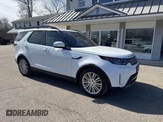 2017 Land Rover Discovery HSE with VIN SALRRBBV7HA045677, listed as a IAAI auction lot 41771888 with 122,284 mi miles. Bid and sale history available at carsss.com. Image 1.