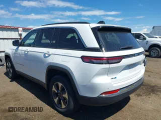 2024 Jeep Grand Cherokee с VIN 1C4RJYB6XRC135521, выставлен на аукционе IAAI как лот 42853749 с пробегом 27 428 миль миль и . История ставок и продаж доступна на DreamBid. Изображение 3.