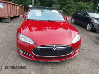 2013 Tesla Model S Performance с VIN 5YJSA1DP1DFP10048, выставлен на аукционе IAAI как лот 42523396 с пробегом 135 396 миль миль и . История ставок и продаж доступна на DreamBid. Изображение 11.