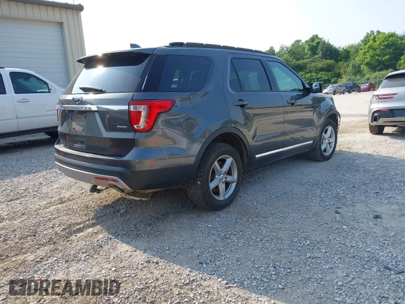 2017 Ford Explorer XLT z VIN 1FM5K8D82HGC79240, wystawiony jako IAAI lot #42402472 z przebiegiem 139 303 mil mil oraz . Historia ofert i sprzedaży dostępna na DreamBid. Obrazek 4.