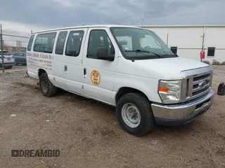 2010 Ford Econoline Passenger XL z VIN 1FBSS3BLXADA03000, wystawiony jako IAAI lot #42074166 z przebiegiem 134 179 mil mil oraz . Historia ofert i sprzedaży dostępna na DreamBid. Obrazek 1.