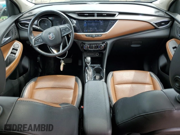 2021 Buick Encore GX Essence z VIN KL4MMGSL6MB154142, wystawiony jako Copart lot #54700345 z przebiegiem 86 638 mil mil oraz Czysty tytuł • Clean title. Historia ofert i sprzedaży dostępna na DreamBid. Obrazek 8.