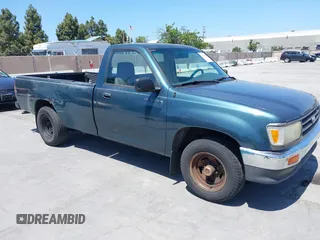 1996 Toyota T100 z VIN JT4JM11D2T0010937, wystawiony jako IAAI lot #42344646 z przebiegiem 332 400 mil mil oraz . Historia ofert i sprzedaży dostępna na DreamBid. Obrazek 1.