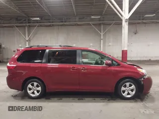 2015 Toyota Sienna LE AAS with VIN 5TDKK3DC2FS609296, listed as a IAAI auction lot 41842166 with 160,342 mi miles. Bid and sale history available at carsss.com. Image 13.