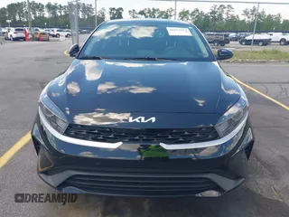 2024 Kia Forte LXS z VIN 3KPF24AD0RE823688, wystawiony jako IAAI lot #42253533 z przebiegiem 16 471 mil mil oraz . Historia ofert i sprzedaży dostępna na DreamBid. Obrazek 12.