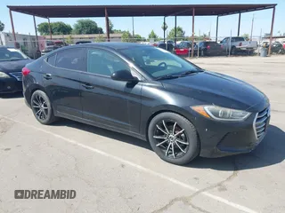 2017 Hyundai Elantra SE с VIN 5NPD74LFXHH098229, выставлен на аукционе IAAI как лот 42538375 с пробегом 131 093 миль миль и . История ставок и продаж доступна на DreamBid. Изображение 1.