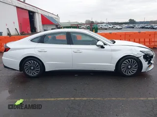 2020 Hyundai Sonata Hybrid Limited with VIN KMHL54JJ4LA015219, listed as a IAAI auction lot 41484462 with 32,725 mi miles. Bid and sale history available at carsss.com. Image 13.