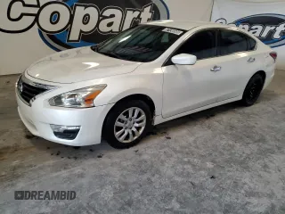 2014 Nissan Altima 2.5 S with VIN 1N4AL3AP4EN362390, listed as a Copart auction lot 52136585 with 147,004 mi miles and Clean Title. Bid and sale history available at carsss.com. Image 1.