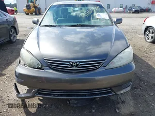 2006 Toyota Camry STD with VIN 4T1BE32K96U743120, listed as a IAAI auction lot 41865599 with 277,608 mi miles. Bid and sale history available at carsss.com. Image 12.