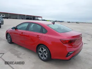 2021 Kia Forte LXS z VIN 3KPF24AD6ME361887, wystawiony jako IAAI lot #42202222 z przebiegiem 101 142 mil mil oraz . Historia ofert i sprzedaży dostępna na DreamBid. Obrazek 3.