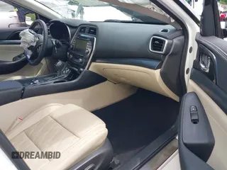 2023 Nissan Maxima Platinum z VIN 1N4AA6FV5PC512973, wystawiony jako IAAI lot #42317887 z przebiegiem 8 067 mil mil oraz . Historia ofert i sprzedaży dostępna na DreamBid. Obrazek 5.