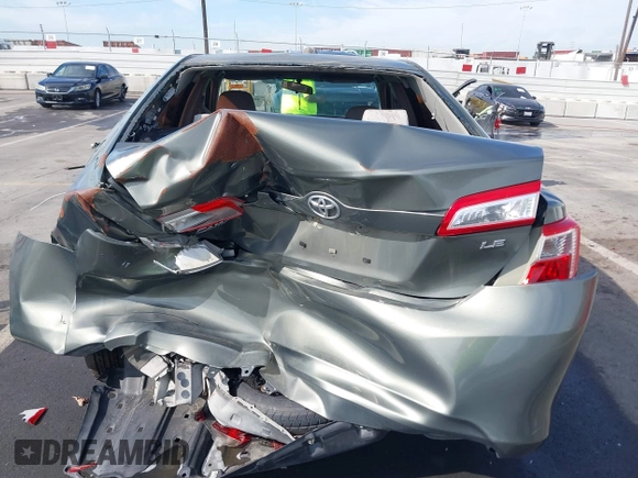 2014 Toyota Camry L with VIN 4T4BF1FK2ER404540, listed as a IAAI auction lot 40744025 with 1 mi miles. Bid and sale history available at carsss.com. Image 16.