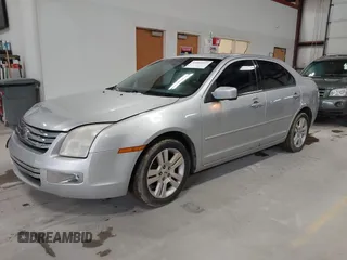 2009 Ford Fusion SEL with VIN 3FAHP08109R131914, listed as a IAAI auction lot 42005497 with 231,873 mi miles and . Bid and sale history available at carsss.com. Image 2.