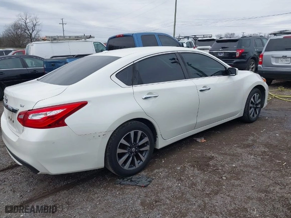 2017 Nissan Altima 2.5 SV with VIN 1N4AL3AP4HC116262, listed as a IAAI auction lot 41705107 with 162,309 mi miles. Bid and sale history available at carsss.com. Image 4.