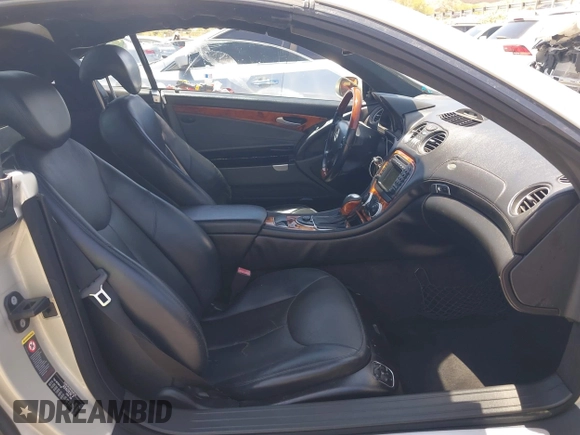 2003 Mercedes-Benz SL 500 z VIN WDBSK75F43F010443, wystawiony jako IAAI lot #42270762 z przebiegiem Nie podano mil oraz . Historia ofert i sprzedaży dostępna na DreamBid. Obrazek 5.