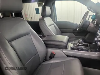 2023 Ford F-150 Lightning Pro z VIN 1FTVW1EL0PWG02840, wystawiony jako IAAI lot #42379448 z przebiegiem 52 710 mil mil oraz . Historia ofert i sprzedaży dostępna na DreamBid. Obrazek 15.