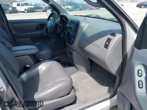 2002 Ford Escape XLT Choice с VIN 1FMYU03102KB75329, выставлен на аукционе IAAI как лот 42063382 с пробегом 129 714 миль миль и . История ставок и продаж доступна на DreamBid. Изображение 5.