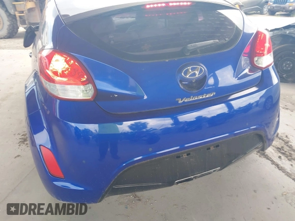 2012 Hyundai Veloster w/Gray Int z VIN KMHTC6AD0CU034683, wystawiony jako IAAI lot #42395112 z przebiegiem 134 388 mil mil oraz . Historia ofert i sprzedaży dostępna na DreamBid. Obrazek 16.