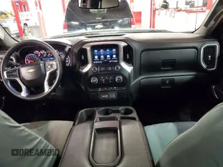 2019 Chevrolet Silverado 1500 LT with VIN 1GCUYDED4KZ291324, listed as a IAAI auction lot 42110110 with 137,173 mi miles. Bid and sale history available at carsss.com. Image 1.