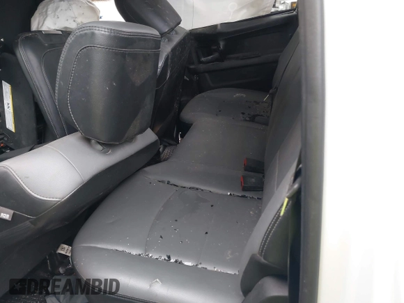 2022 Ram 2500 Tradesman z VIN 3C6UR5HL8NG237753, wystawiony jako IAAI lot #40798801 z przebiegiem Nie podano mil oraz . Historia ofert i sprzedaży dostępna na DreamBid. Obrazek 8.