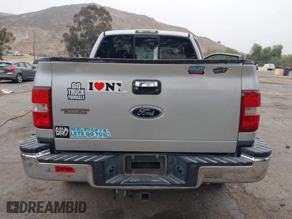 2005 Ford F-150 XLT z VIN 1FTPX04595KC18420, wystawiony jako IAAI lot #41493863 z przebiegiem 181 395 mil mil oraz . Historia ofert i sprzedaży dostępna na DreamBid. Obrazek 16.