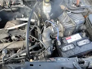 2006 Ford Escape XLS с VIN 1FMYU92Z96KC05056, выставлен на аукционе Copart как лот 84496694 с пробегом 175 691 миль миль и Чистый • Clean title. История ставок и продаж доступна на DreamBid. Изображение 16.