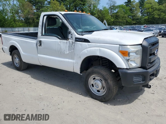 2012 Ford F-250 XL z VIN 1FTBF2B65CEA94825, wystawiony jako Copart lot #56392965 z przebiegiem 93 085 mil mil oraz Czysty tytuł • Clean title. Historia ofert i sprzedaży dostępna na DreamBid. Obrazek 4.