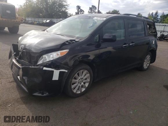 2011 Toyota Sienna XLE with VIN 5TDDK3DC1BS022039, listed as a Copart auction lot 71971634 with 121,100 mi miles and Salvage Title. Bid and sale history available at carsss.com. Image 1.