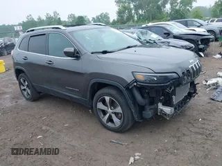2019 Jeep Cherokee Limited z VIN 1C4PJMDX7KD431067, wystawiony jako IAAI lot #42434610 z przebiegiem 55 318 mil mil oraz . Historia ofert i sprzedaży dostępna na DreamBid. Obrazek 1.