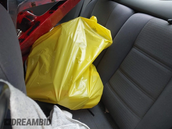 2004 Ford Mustang Standard с VIN 1FAFP40664F194740, выставлен на аукционе IAAI как лот 42070976 с пробегом 128 880 миль миль и . История ставок и продаж доступна на DreamBid. Изображение 8.