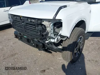 2024 Ford Bronco Outer Banks with VIN 1FMDE8BH6RLB35995, listed as a IAAI auction lot 41712075 with 3,733 mi miles. Bid and sale history available at carsss.com. Image 6.