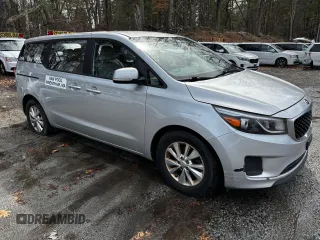 2016 Kia Sedona L with VIN KNDMA5C13G6173955, listed as a Copart auction lot 49946345 with 203,987 mi miles and Clean Title. Bid and sale history available at carsss.com. Image 1.