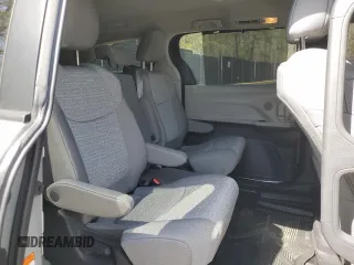 2022 Toyota Sienna LE z VIN 5TDKRKEC0NS098044, wystawiony jako Copart lot #53619535 z przebiegiem 59 252 mil mil oraz Szkoda całkowita • Salvage title. Historia ofert i sprzedaży dostępna na DreamBid. Obrazek 11.