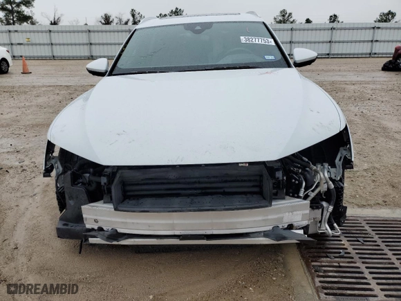 2019 Audi e-tron Prestige with VIN WA1VAAGE7KB024839, listed as a Copart auction lot 38277753 with 35,418 mi miles. Bid and sale history available at carsss.com. Image 5.