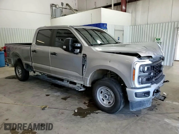 2023 Ford F-250 XL with VIN 1FT8W2BAXPEC99223, listed as a Copart auction lot 56026695 with 33,616 mi miles and Salvage title. Bid and sale history available at DreamBid. Image 13.