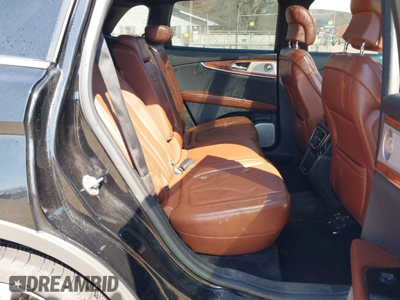 2017 Lincoln MKX Reserve z VIN 2LMPJ8LP2HBL25990, wystawiony jako IAAI lot #41780043 z przebiegiem 121 883 mil mil oraz . Historia ofert i sprzedaży dostępna na DreamBid. Obrazek 8.