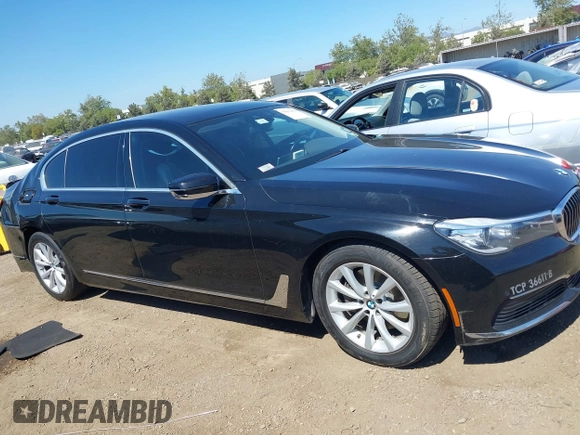 2019 BMW 7 Series 740i с VIN WBA7E2C50KB216826, выставлен на аукционе IAAI как лот 39659011 с пробегом Не указан миль и . История ставок и продаж доступна на DreamBid. Изображение 13.