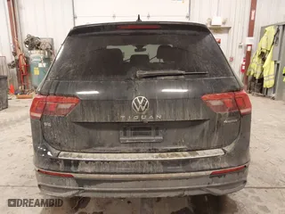2024 Volkswagen Tiguan SE with VIN 3VV2B7AX7RM043477, listed as a IAAI auction lot 41353480 with 16,414 mi miles. Bid and sale history available at carsss.com. Image 16.