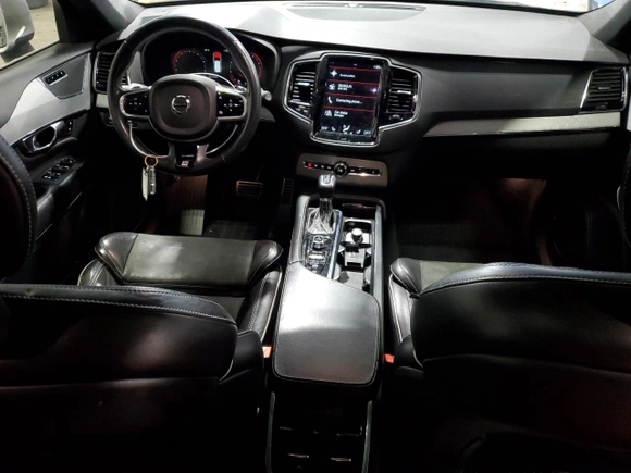 2017 Volvo XC90 R-Design with VIN YV4A22PM7H1137569, listed as a Copart auction lot 85777134 with 151,187 mi miles and Clean Title. Bid and sale history available at carsss.com. Image 8.