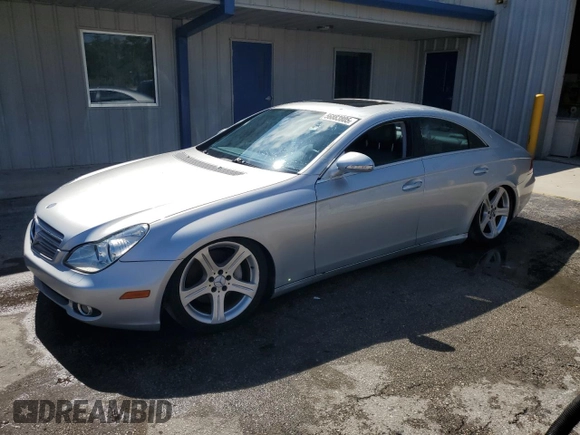 2006 Mercedes-Benz CLS 500 z VIN WDDDJ75X56A073385, wystawiony jako Copart lot #56883805 z przebiegiem Nie podano mil oraz Nie do naprawy • Non repairable. Historia ofert i sprzedaży dostępna na DreamBid. Obrazek 1.
