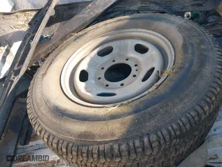 2019 Ford Super Duty F-250 SRW XL with VIN 1FT7W2BT1KED41431, listed as a IAAI auction lot 41532160 with 127,685 mi miles. Bid and sale history available at carsss.com. Image 14.