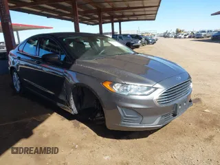 2019 Ford Fusion SE with VIN 3FA6P0HD9KR104024, listed as a IAAI auction lot 41831472 with 44,629 mi miles. Bid and sale history available at carsss.com. Image 1.