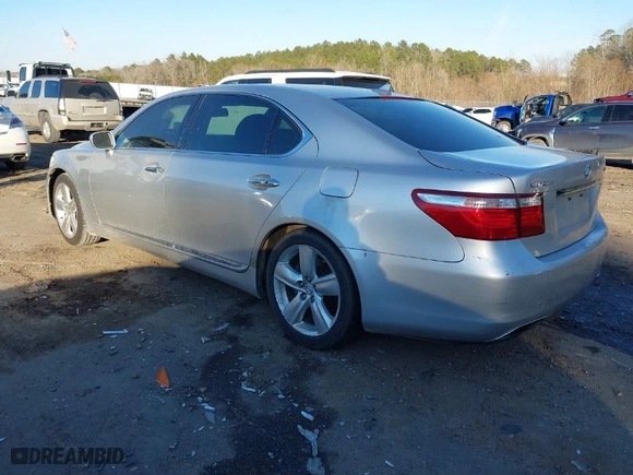 2007 Lexus LS 460 LWB with VIN JTHGL46F075018566, listed as a IAAI auction lot 41368808 with 266,410 mi miles. Bid and sale history available at carsss.com. Image 3.