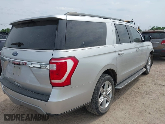 2019 Ford Expedition Max XLT z VIN 1FMJK1HT1KEA13618, wystawiony jako IAAI lot #42074765 z przebiegiem 75 446 mil mil oraz . Historia ofert i sprzedaży dostępna na DreamBid. Obrazek 4.