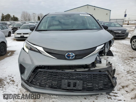 2024 Toyota Sienna LE with VIN 5TDGSKFCXRS127998, listed as a Copart auction lot 47474115 with 29,643 mi miles and Salvage Title. Bid and sale history available at carsss.com. Image 5.